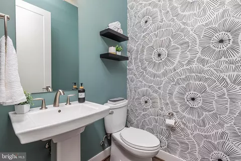 Bath - 1876 Easterly Rd, Reston, VA 20190 photo 1 of 4