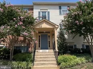 12002 Golf Ridge Ct #102, Fairfax, VA 22033