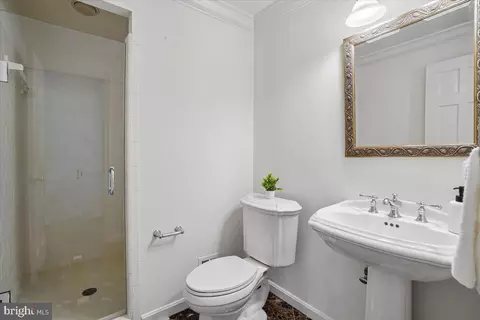 Bath - 911 Rail Ct, Mclean, VA 22102 photo 1 of 8