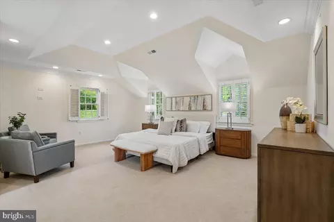 Bedroom - 911 Rail Ct, Mclean, VA 22102 photo 1 of 9