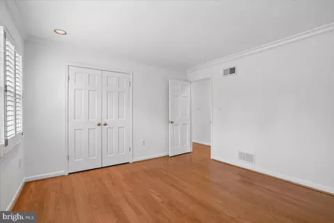 Bedroom - 911 Rail Ct, Mclean, VA 22102 photo 6 of 9