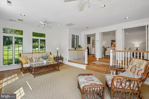 Exterior - 911 Rail Ct, Mclean, VA 22102 photo 2 of 15