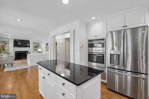 Kitchen - 911 Rail Ct, Mclean, VA 22102 photo 2 of 5