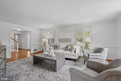 Living - 911 Rail Ct, Mclean, VA 22102 photo 1 of 3