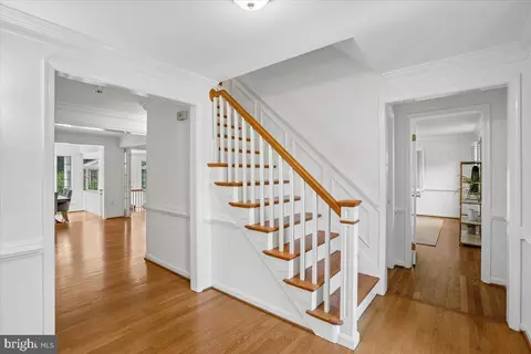 Entry Way - 911 Rail Ct, Mclean, VA 22102 photo 2 of 3