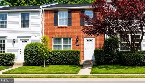 2123 Preston Square Ct, Falls Church, VA 22043