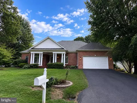 10799 Glen Mist Ln, Fairfax, VA 22030