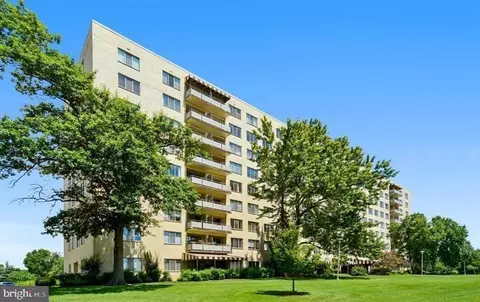 6641 Wakefield Dr #601, Alexandria, VA 22307
