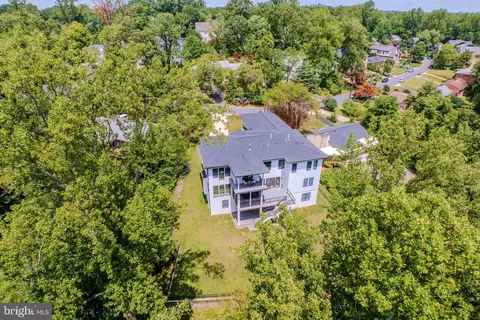 View/Area - 1434 Waggaman Cir, Mclean, VA 22101 photo 6 of 7