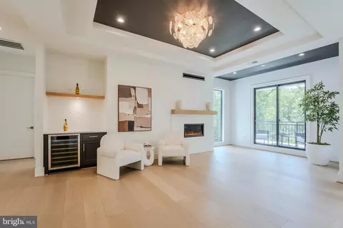 Living - 1434 Waggaman Cir, Mclean, VA 22101 photo 5 of 9