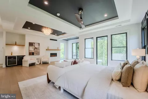 Bedroom - 1434 Waggaman Cir, Mclean, VA 22101 photo 1 of 12