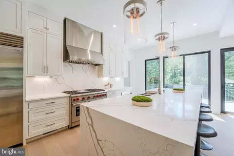 Kitchen - 1434 Waggaman Cir, Mclean, VA 22101 photo 3 of 4