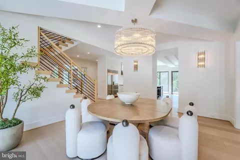 Dining - 1434 Waggaman Cir, Mclean, VA 22101 photo 2 of 3