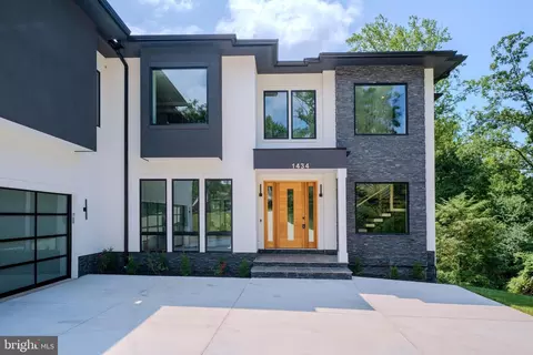 Exterior - 1434 Waggaman Cir, Mclean, VA 22101 photo 14 of 14