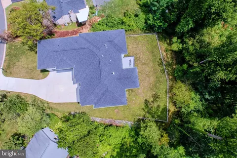 View/Area - 1434 Waggaman Cir, Mclean, VA 22101 photo 5 of 7