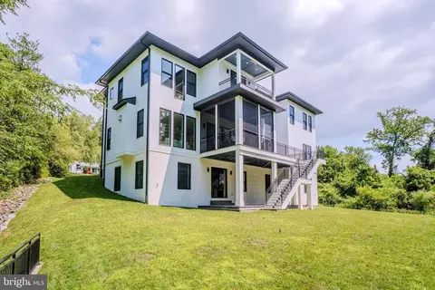 Exterior - 1434 Waggaman Cir, Mclean, VA 22101 photo 11 of 14