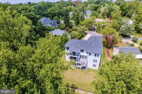 View/Area - 1434 Waggaman Cir, Mclean, VA 22101 photo 4 of 7