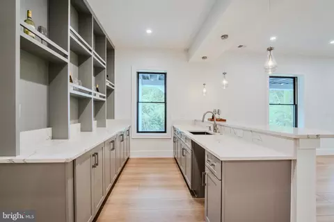 Entry Way - 1434 Waggaman Cir, Mclean, VA 22101 photo 17 of 17
