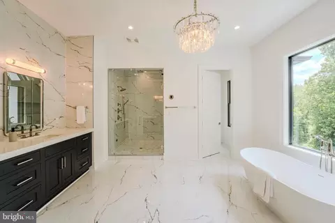 Bath - 1434 Waggaman Cir, Mclean, VA 22101 photo 1 of 8