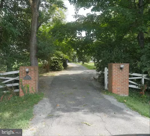 8971 Fort Hunt Rd, Alexandria, VA 22308