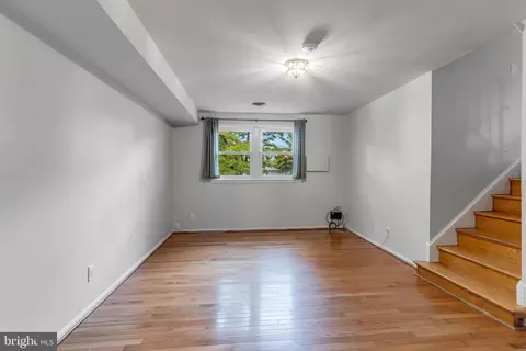 Living - 1323 Mayflower Dr, Mclean, VA 22101 photo 6 of 7