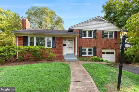 Exterior - 1323 Mayflower Dr, Mclean, VA 22101 photo 2 of 4