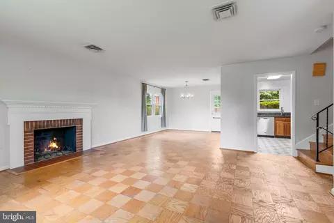 Living - 1323 Mayflower Dr, Mclean, VA 22101 photo 3 of 7