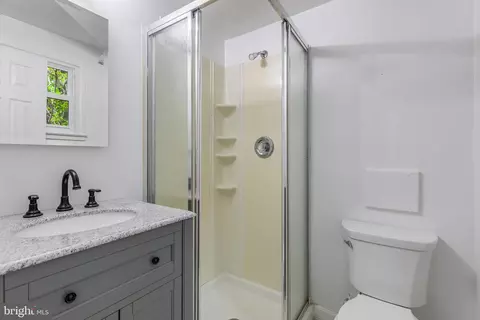 Bath - 1323 Mayflower Dr, Mclean, VA 22101 photo 3 of 3