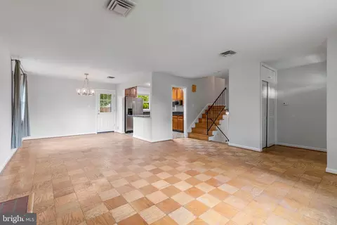 Living - 1323 Mayflower Dr, Mclean, VA 22101 photo 4 of 7