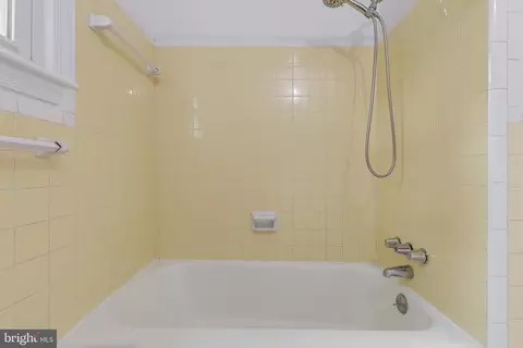 Bath - 1323 Mayflower Dr, Mclean, VA 22101 photo 2 of 3