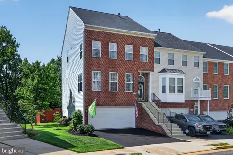 5155 Ballycastle Cir, Alexandria, VA 22315