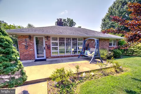 8100 Carlyle Pl, Alexandria, VA 22308