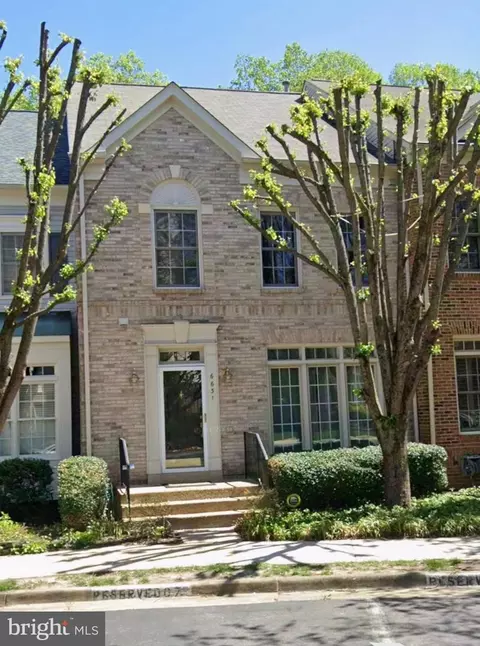 6631 Thurlton Dr, Alexandria, VA 22315