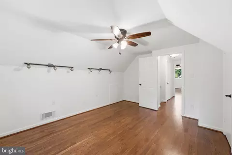 Entry Way - 8923 Cromwell, Springfield, VA 22151 photo 4 of 5