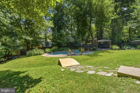 Exterior - 8923 Cromwell, Springfield, VA 22151 photo 7 of 17