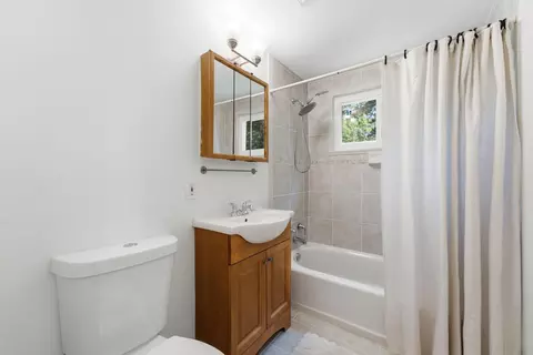 Bath - 8923 Cromwell, Springfield, VA 22151 photo 2 of 2