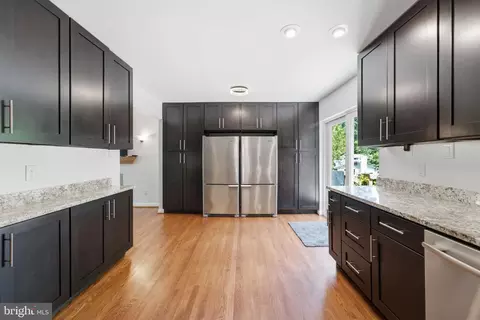 Kitchen - 8923 Cromwell, Springfield, VA 22151 photo 3 of 5