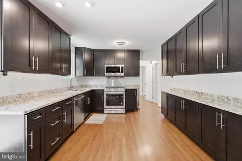 Kitchen - 8923 Cromwell, Springfield, VA 22151 photo 4 of 5