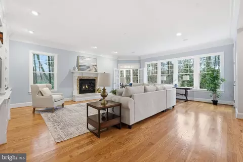 Living - 1889 Virginia Ave, Mclean, VA 22101 photo 2 of 4
