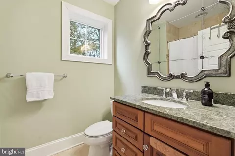 Bath - 1889 Virginia Ave, Mclean, VA 22101 photo 4 of 6