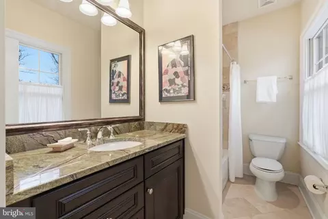 Bath - 1889 Virginia Ave, Mclean, VA 22101 photo 5 of 6