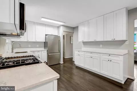 Kitchen - 8710 Piccadilly Pl, Springfield, VA 22151 photo 2 of 3