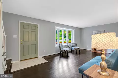 Entry Way - 8710 Piccadilly Pl, Springfield, VA 22151 photo 1 of 4