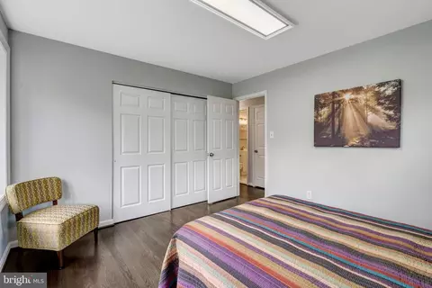 Bedroom - 8710 Piccadilly Pl, Springfield, VA 22151 photo 2 of 11