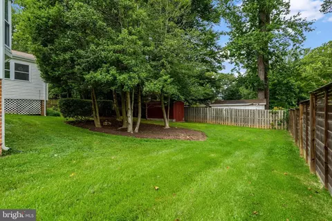 Exterior - 8710 Piccadilly Pl, Springfield, VA 22151 photo 7 of 11