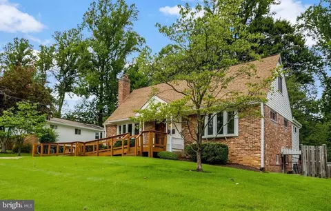 Exterior - 8710 Piccadilly Pl, Springfield, VA 22151 photo 2 of 11