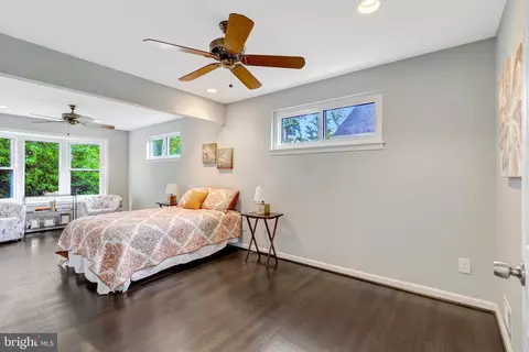 Bedroom - 8710 Piccadilly Pl, Springfield, VA 22151 photo 3 of 11