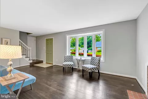 Living - 8710 Piccadilly Pl, Springfield, VA 22151 photo 3 of 7