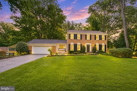 5194 Dungannon Rd, Fairfax, VA 22030