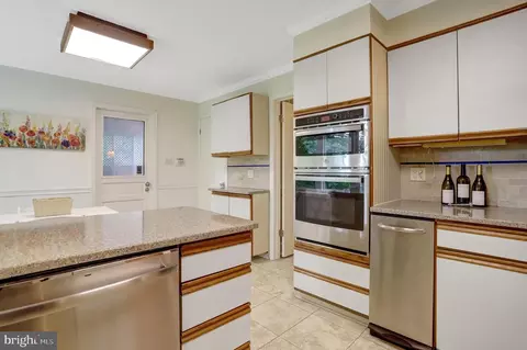 Kitchen - 8447 Thames St, Springfield, VA 22151 photo 4 of 6